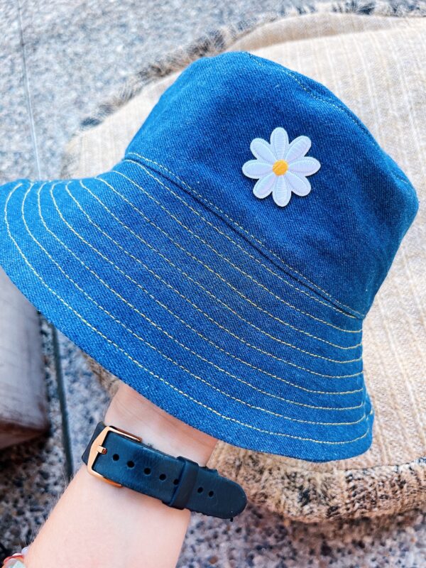 Bob en jean bleu marguerites