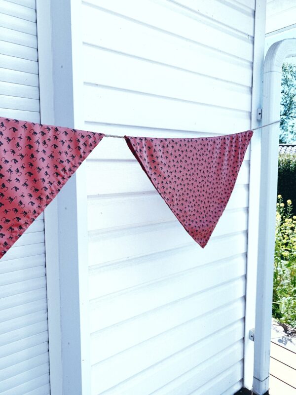 Foulard corail motif singes