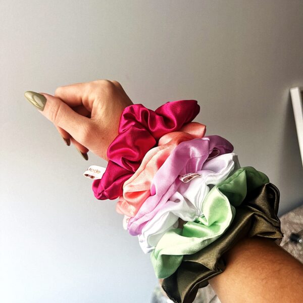 Chouchou en satin brillant, décliné en 6 couleurs élégantes, modèle fait main Elib Mode