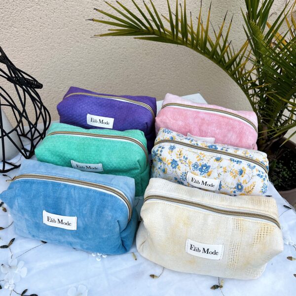 Trousses de toilette upcyclée, réalisée à partir de textiles vintage, pièce unique.